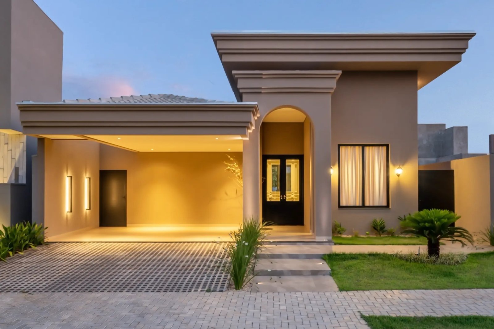 Fachada Clássico-Moderna